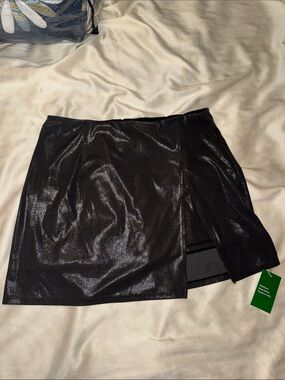 HALARA Black Shimmer Mini Skirt with Side Slit
